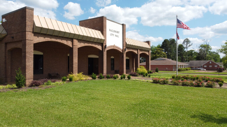 Hazlehurst_City-Hall